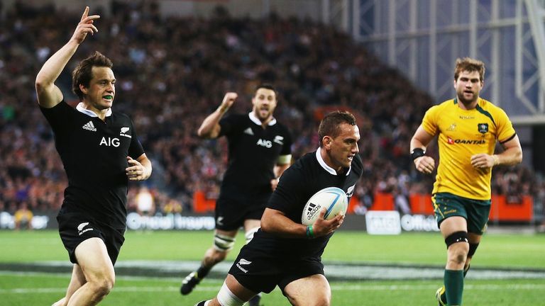 Aaron Cruden crosses for one of four New Zealand tries