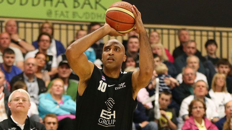Charles Smith scored 19 points from the bench in Newcastle&#39;s win