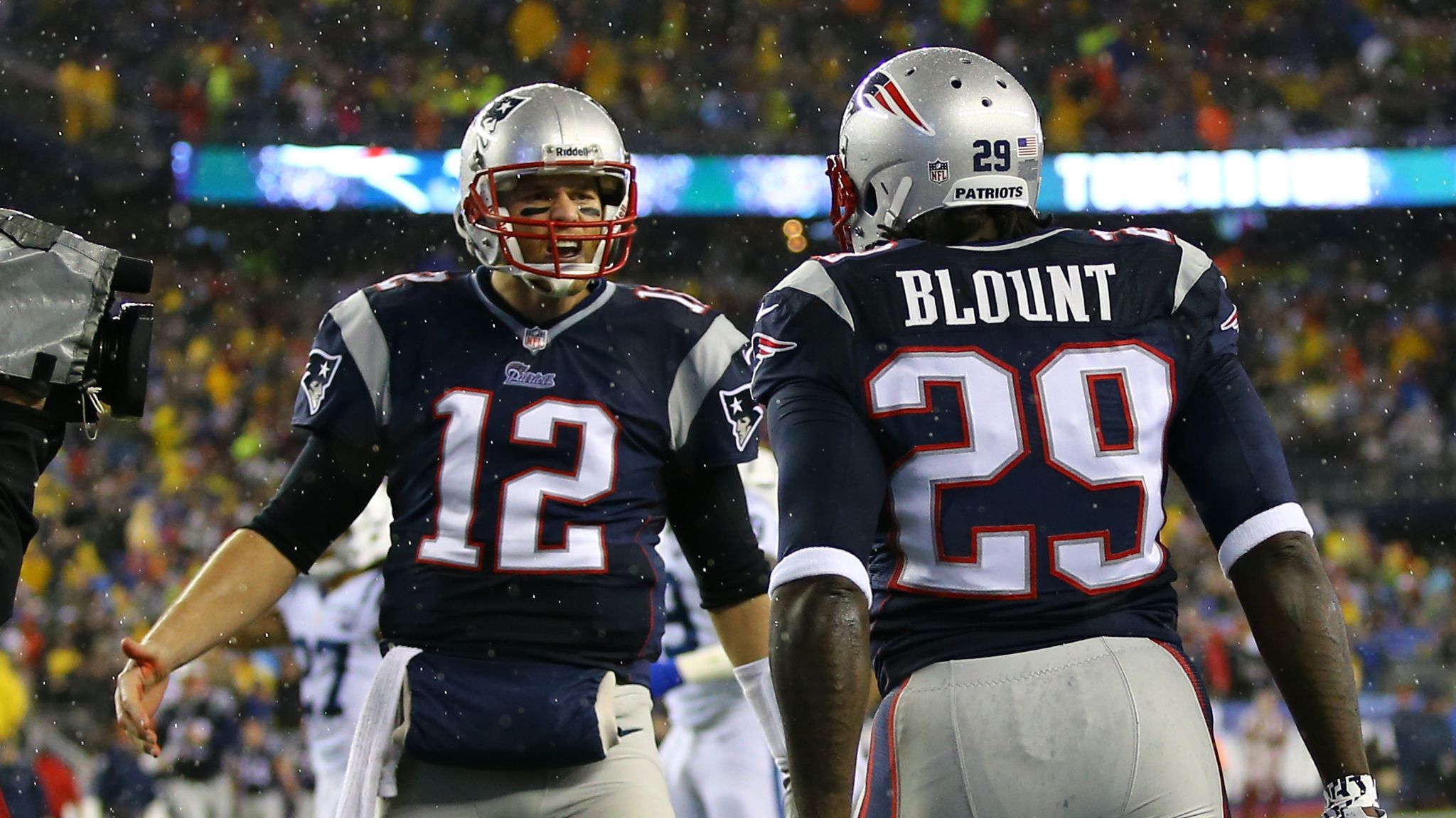 New England Patriots running back LeGarrette Blount (29) runs from