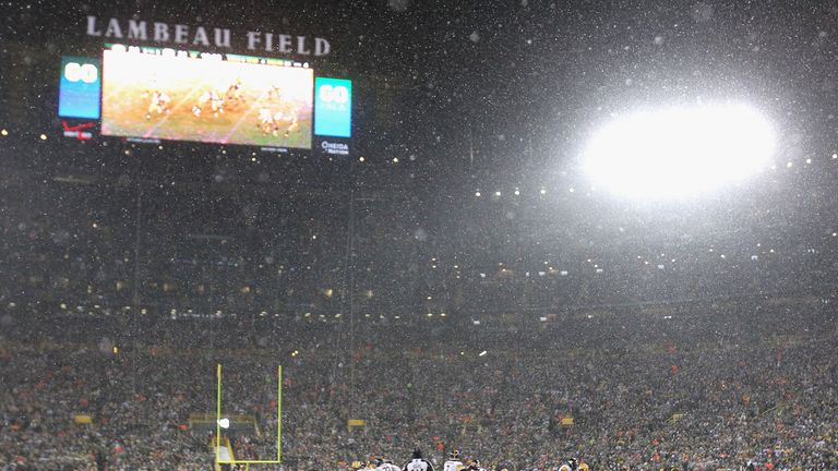 The CRAZIEST MONDAY NIGHT FOOTBALL GAME in Lambeau Field HISTORY