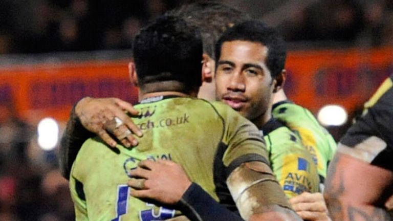 George Pisi and brother Ken celebrate last-minute try
