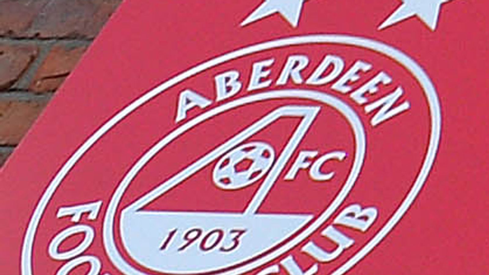 Former Aberdeen player Ian Burns dies, aged 76 | Football News | Sky Sports