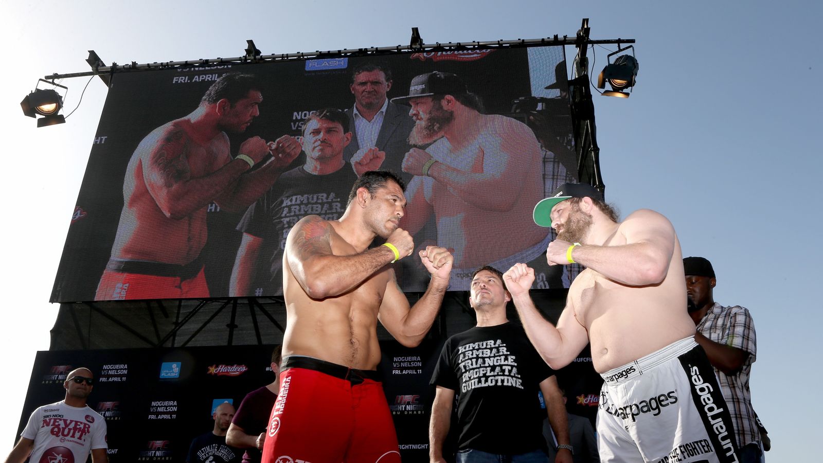 UFC Fight Night 39 Roy  Nelson  knocks  out  Minotauro 