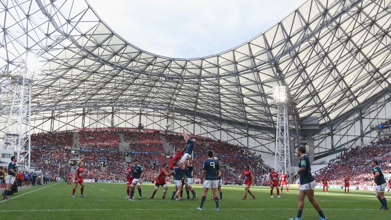 Paul O'Connell of Munster wins the lineout ball during the Heineken Cup semi-final against Toulon at the Stade Velodrome