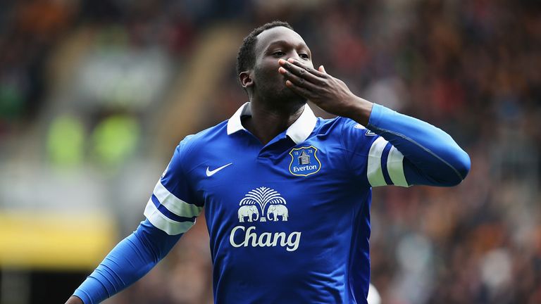 Romelu Lukaku: Chairman Bill Kenwright eager to have striker back at Everton