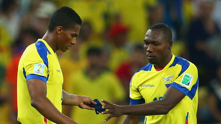Antonio Valencia: Hands over armband after being sent-off