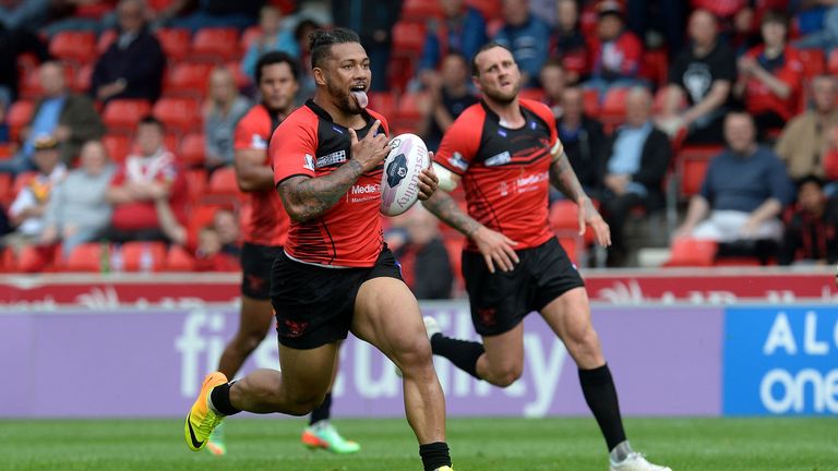 Salford Red Devils' Junior Sa'u put his side ahead for the first time