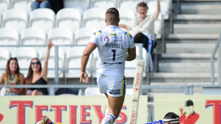 Joel Moon touches down for Leeds Rhinos 