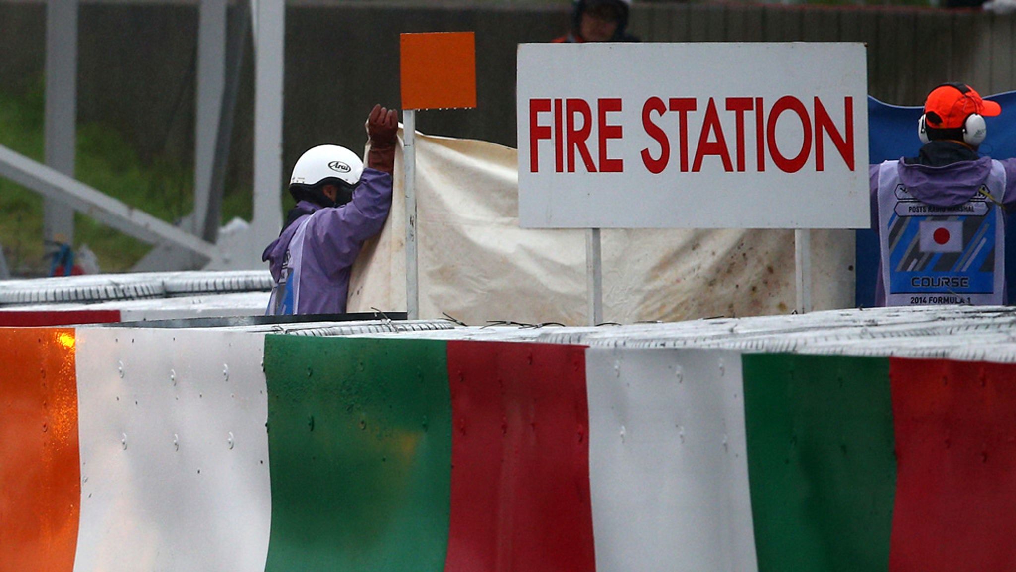 Green Flag In Disturbing Footage Of Jules Bianchi S Japanese Gp Crash Explained F1 News