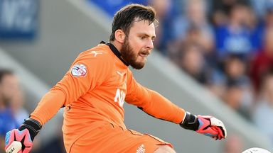 Image of Tommy Lee: New Chesterfield deal