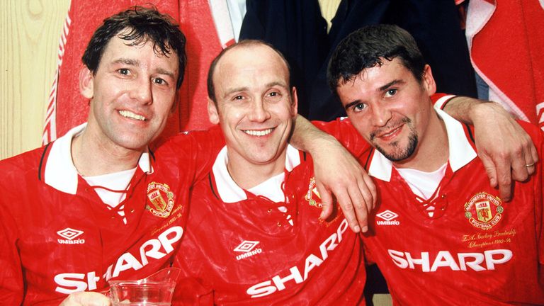 Bryan Robson (left): The former Manchester United captain has questioned Roy Keane's (right) motive for writing his latest autobiograpy