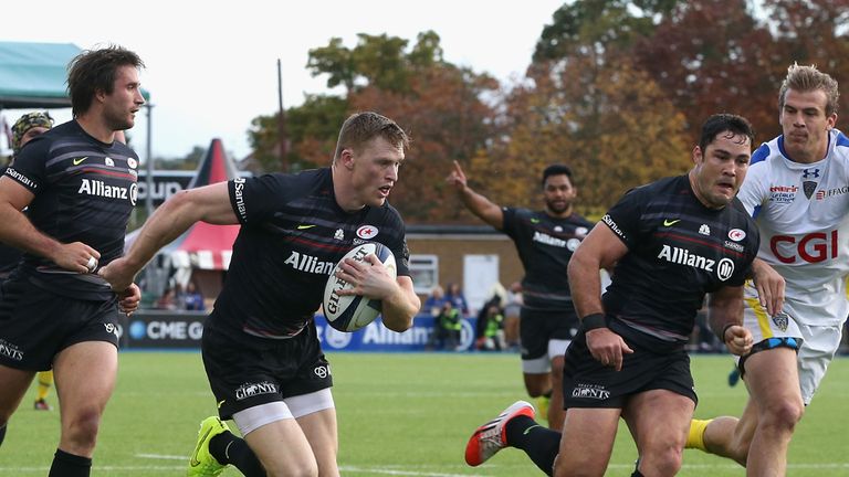 Chris Ashton runs in for his second try against Clermont Auvergne