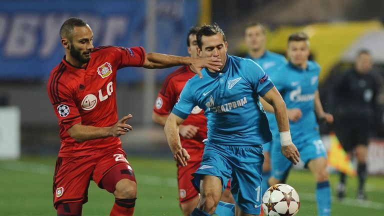Omer Toprak (l): Fights for a ball with Yuri Lodygin of Zenit