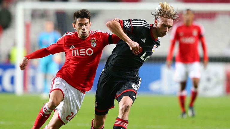 Simon Rolfes: Looks to get away from Benfica's Pizzi