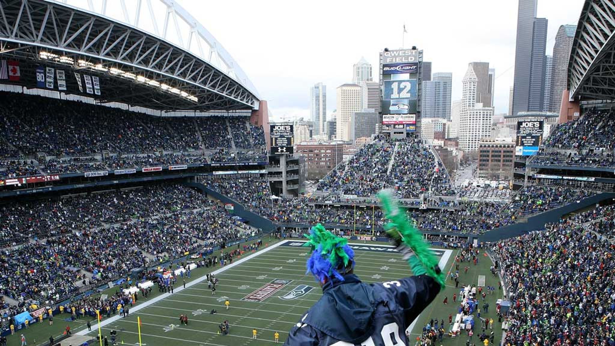 Super Bowl field, at cost of $800,000, pilloried by fans and