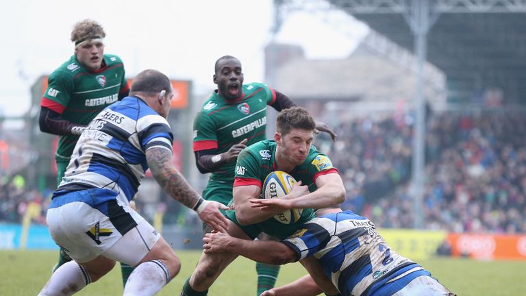 Owen Williams: Powers into a Bath tackle