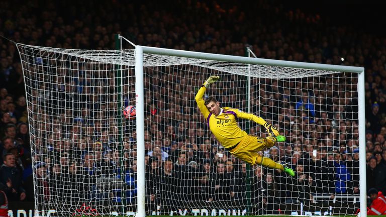 Adrian could not keep out Mirallas' free-kick