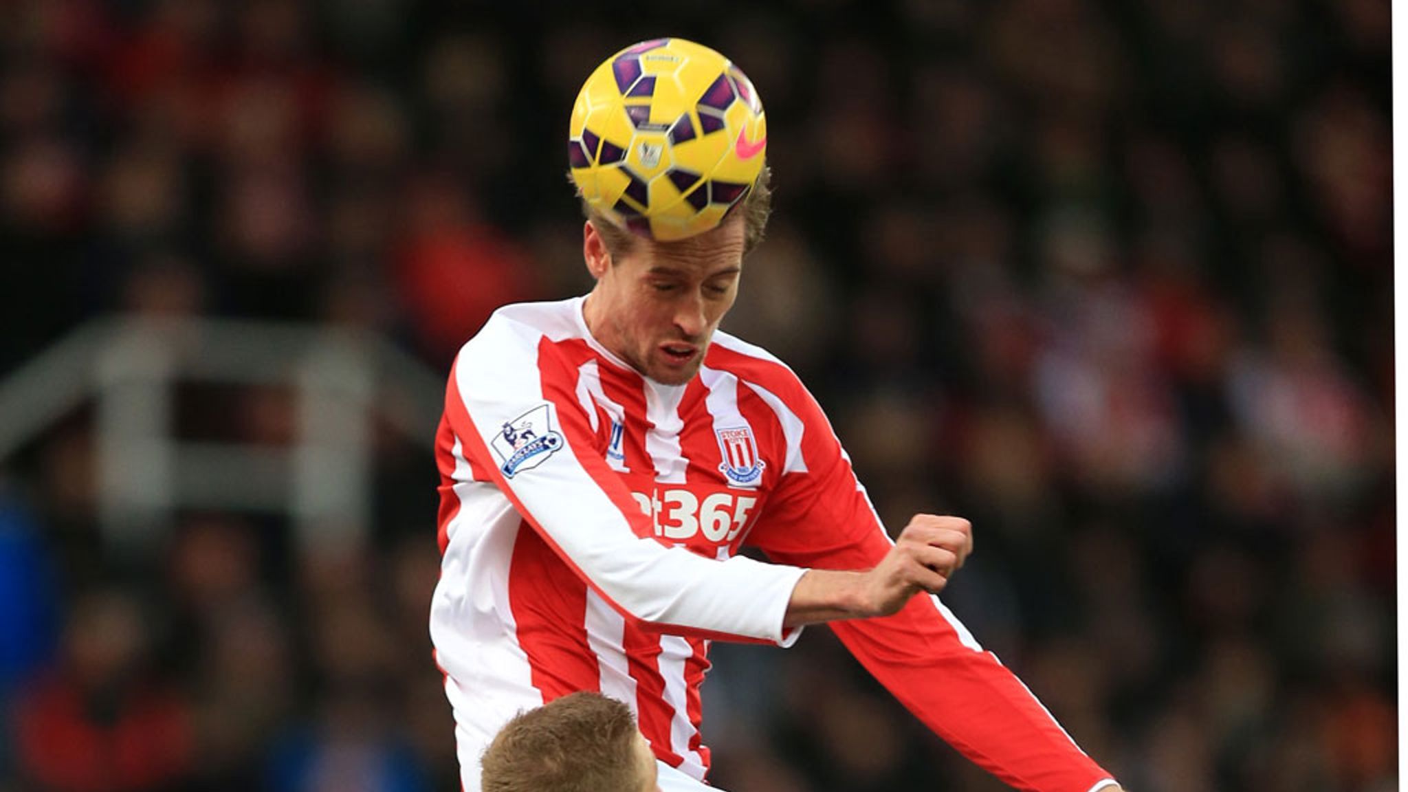 Resultado de imagen para peter crouch header
