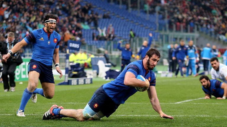 Yoann Maestri scores France's opening try in Rome