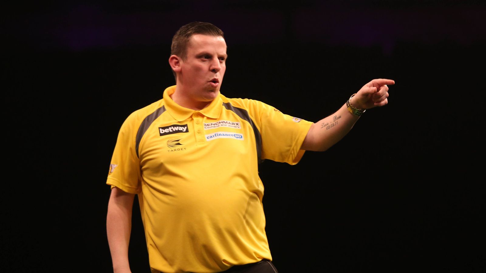 Dave Chisnall hits superb ninedarter in Grand Slam Darts News Sky