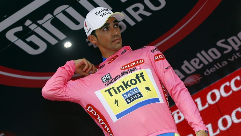 Alberto Contador appears to have recovered from his dislocated shoulder