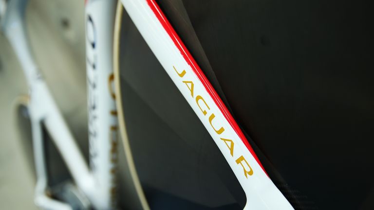 The forks are narrower and closer to the wheel to improve aerodynamic performance