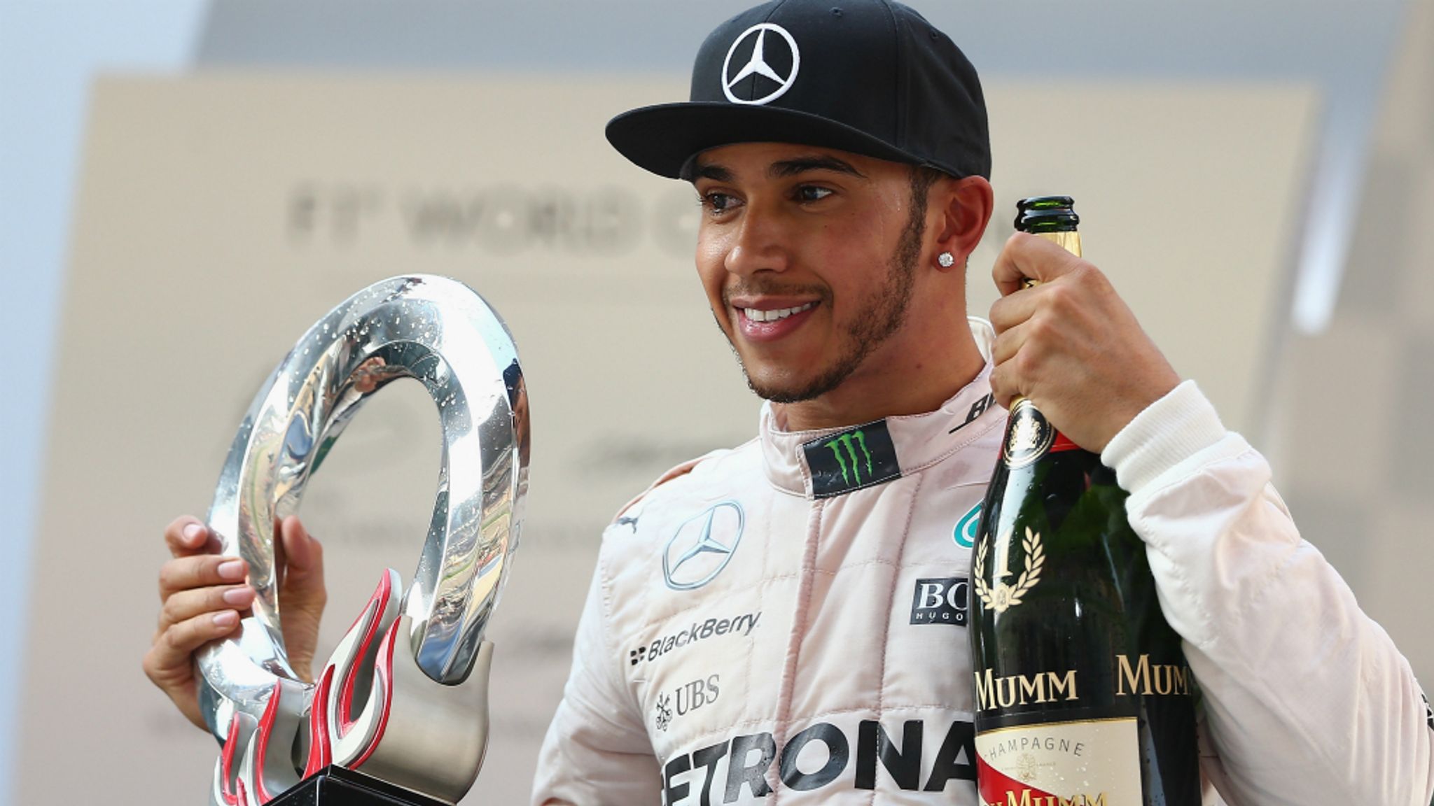Lewis Hamilton unimpressed by F1's lack of 'silverware