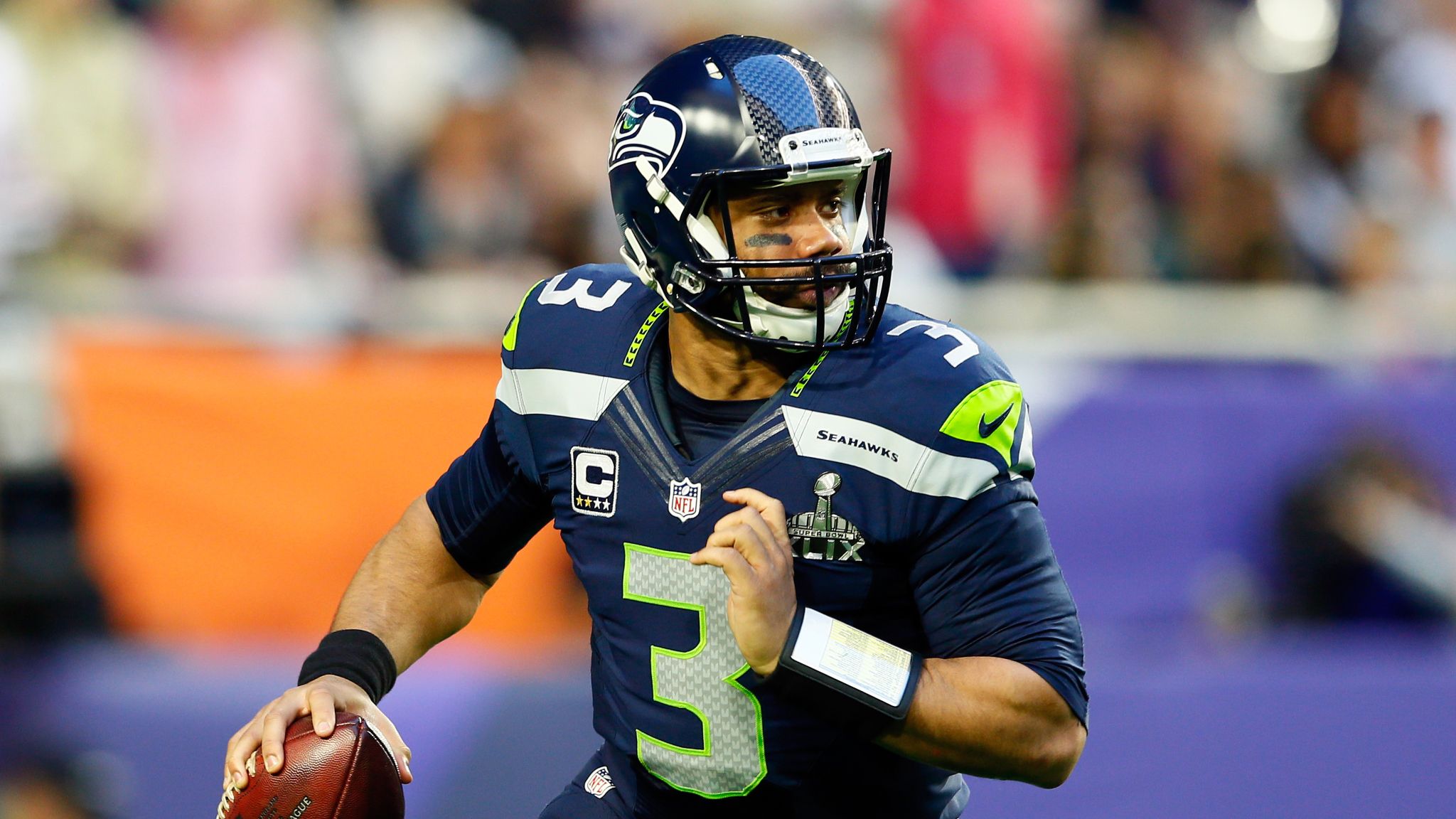 New deal with Seahawks makes Russell Wilson highest-paid NFL