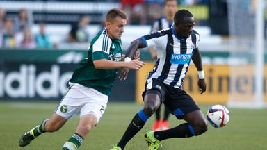 Image of Moussa Sissoko battles for Newcastle during Tuesday night's friendly in the US
