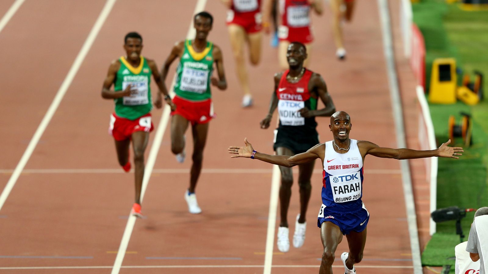 Mo Farah wins 5,000m gold medal at World Championships Athletics News