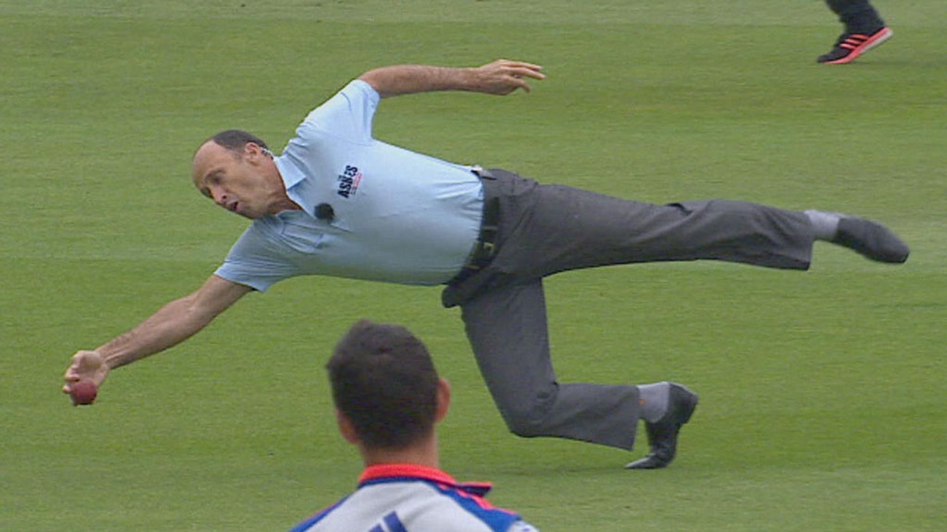 Nasser almost replicates Stokes wonder catch!
