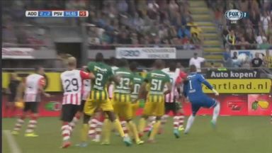 Image of ADO Den Haag goalkeeper Martin Hansen scored an incredible goal in the 95th minute in the 2-2 draw with PSV