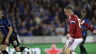 Wayne Rooney scores for Manchester United