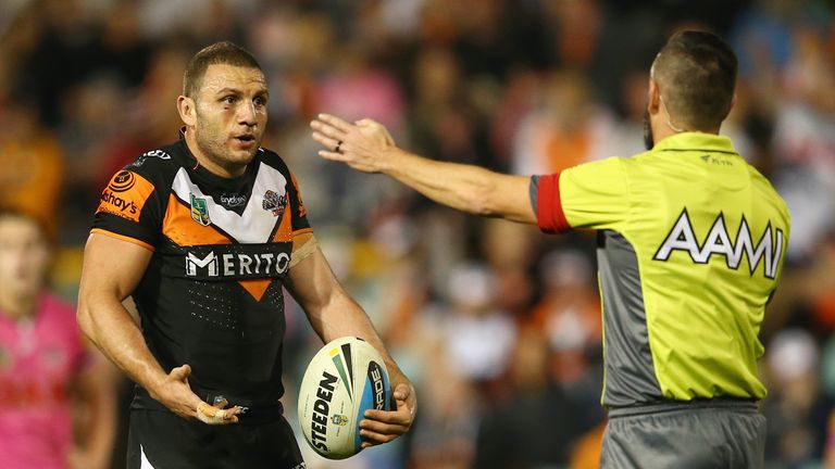 Wests Tigers tell Robbie Farah he can find new NRL club next