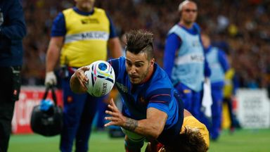  Sofiane Guitoune scores his first try for France