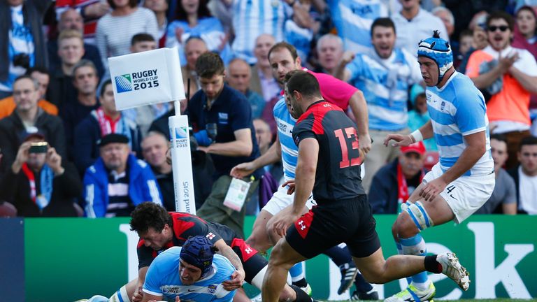 Tomas Lavanini crosses for the opening try