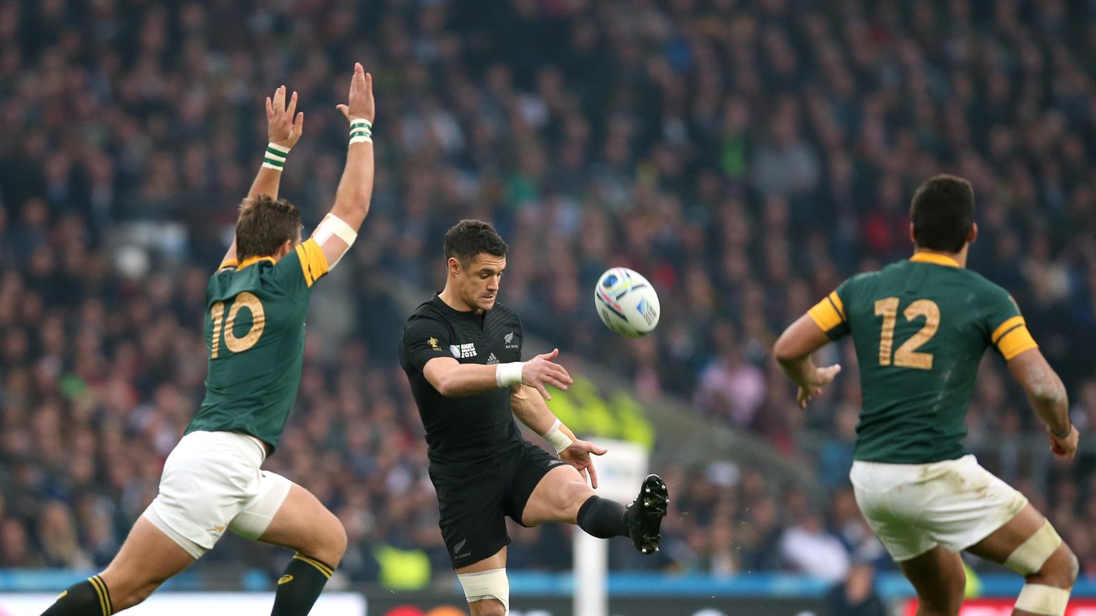 All Blacks: Daniel Carter Drop Goal Steals Last-Minute Win over