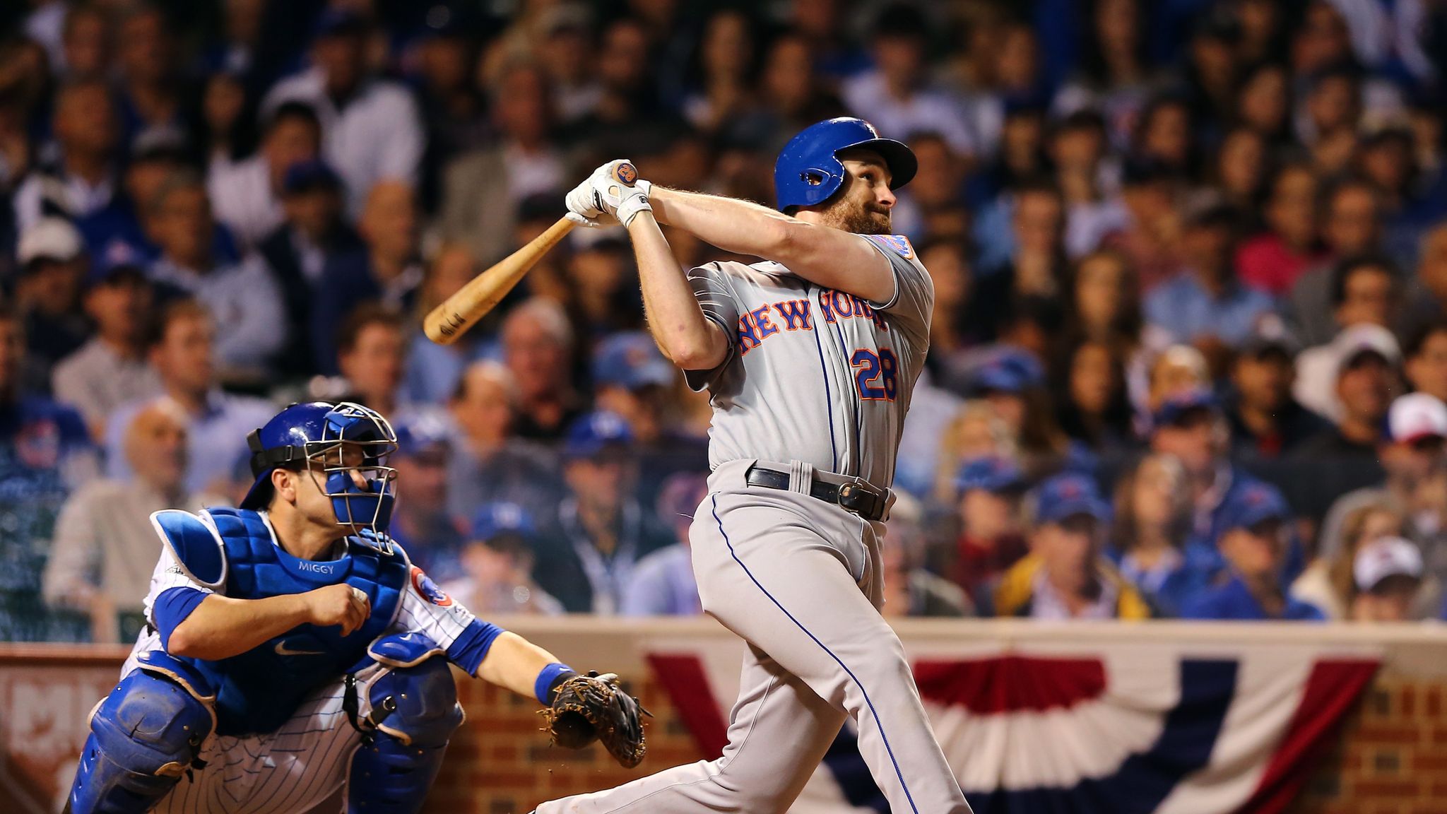 Daniel Murphy sets postseason homer record as Mets advance to World Series.