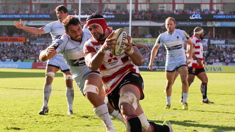 Sione Kalamafoni of Gloucester scores a try during the Aviva Premiership match against Worcester