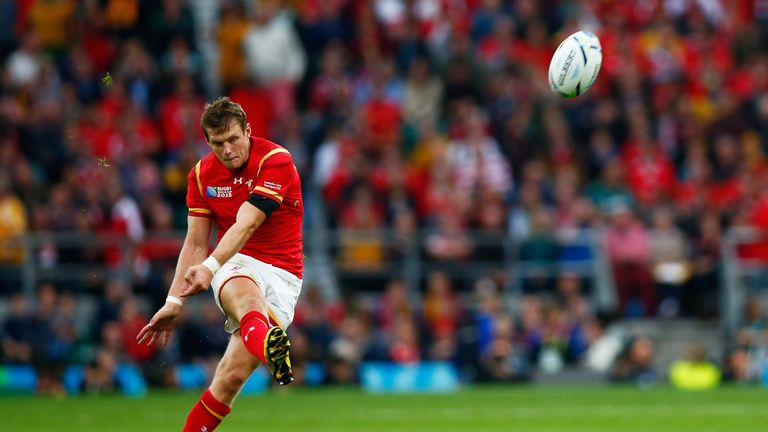 Biggar misses a penalty late in the first half