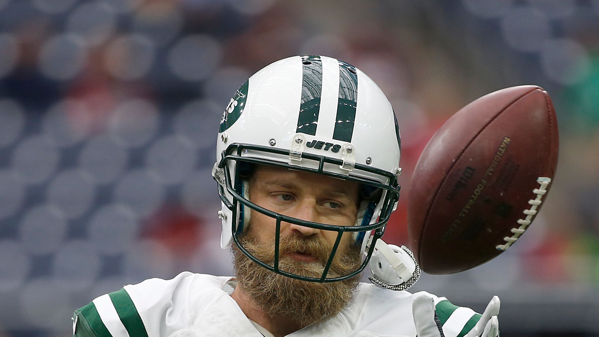 In a Game as Thrilling as a Circus, the Jets Hold Off the Dolphins