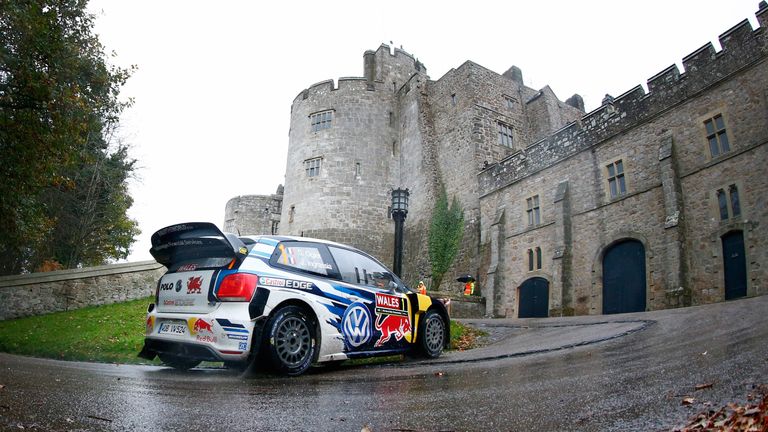 Ogier makes his way through Chirk Castle 
