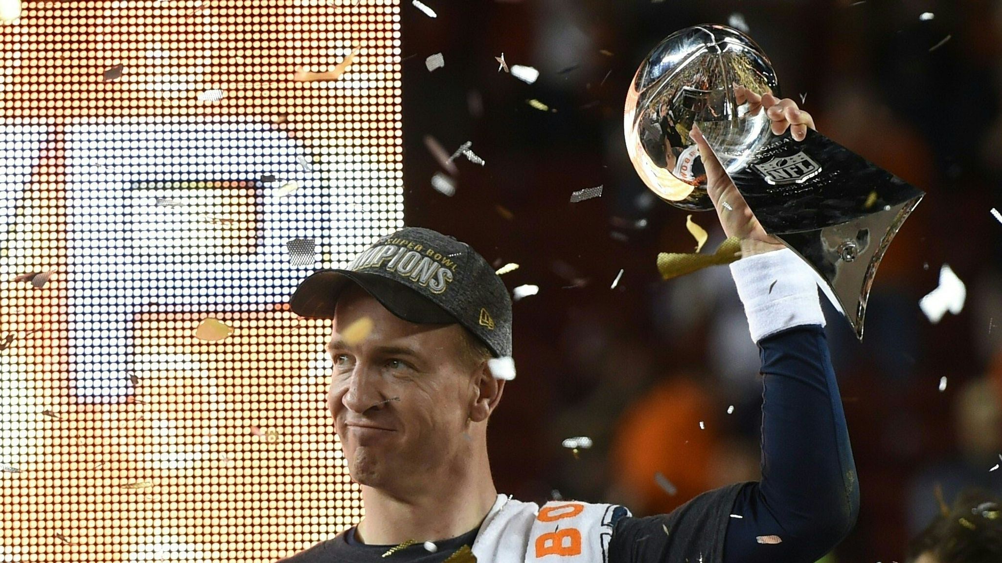 Broncos legend Peyton Manning celebrates Nuggets championship courtside