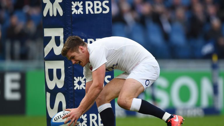 Owen Farrell runs in England's fifth try