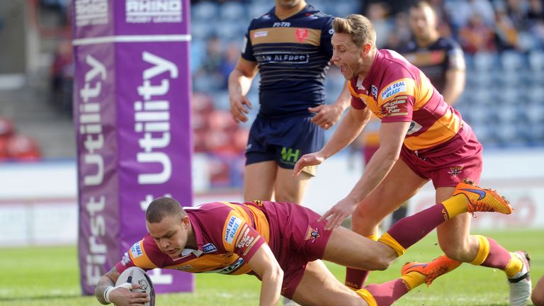 Jordan Tansey went over for the Giants' opening try