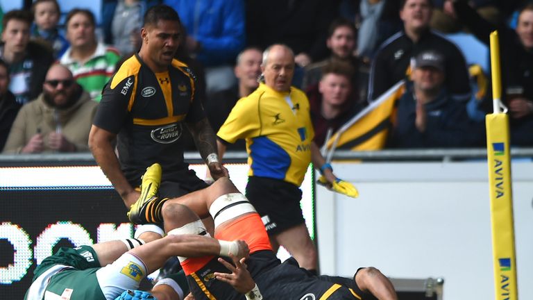 Nathan Hughes of Wasps scores a try during the win over Leicester