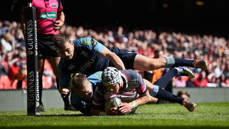 Hanno Dirksen scored two tries in quick succession to bring his side back into the game