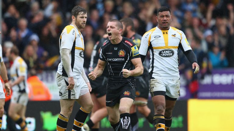 Gareth Steenson (middle) of Exeter Chiefs celebrates his side's second try 