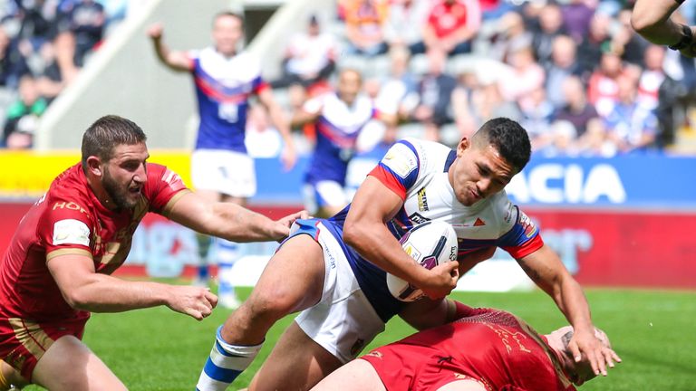 Mikey Sio put Wakefield in front after they had been 14-0 down