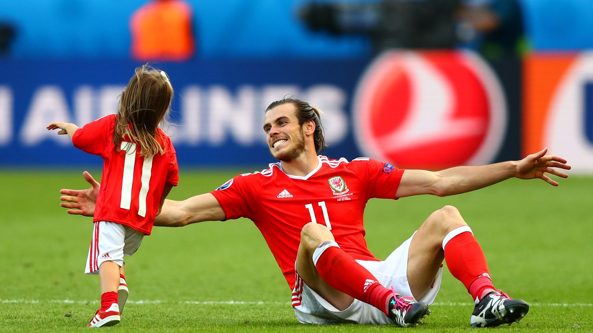 Wales Forward Gareth Bale Wants To Continue Riding The Wave At Euro 2016 Football News Sky Sports